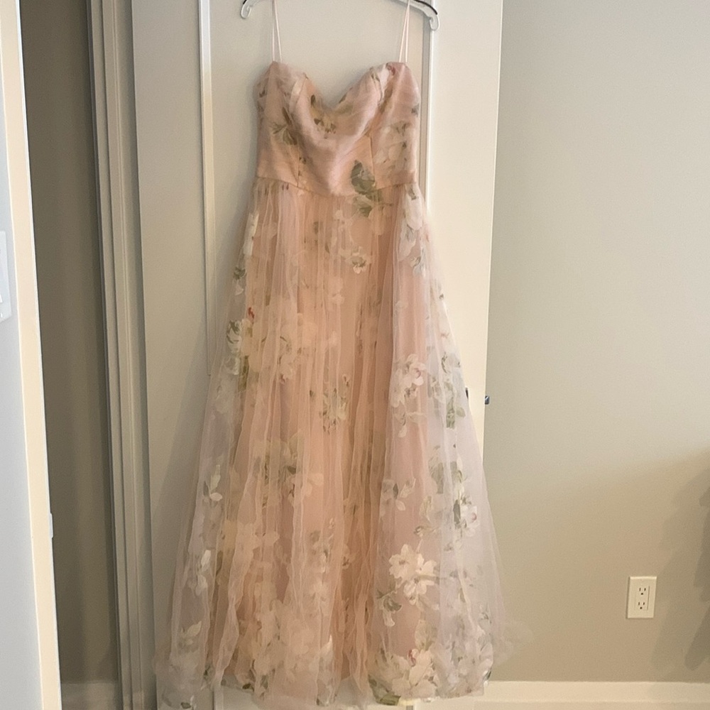Very light fully lined dress sz M